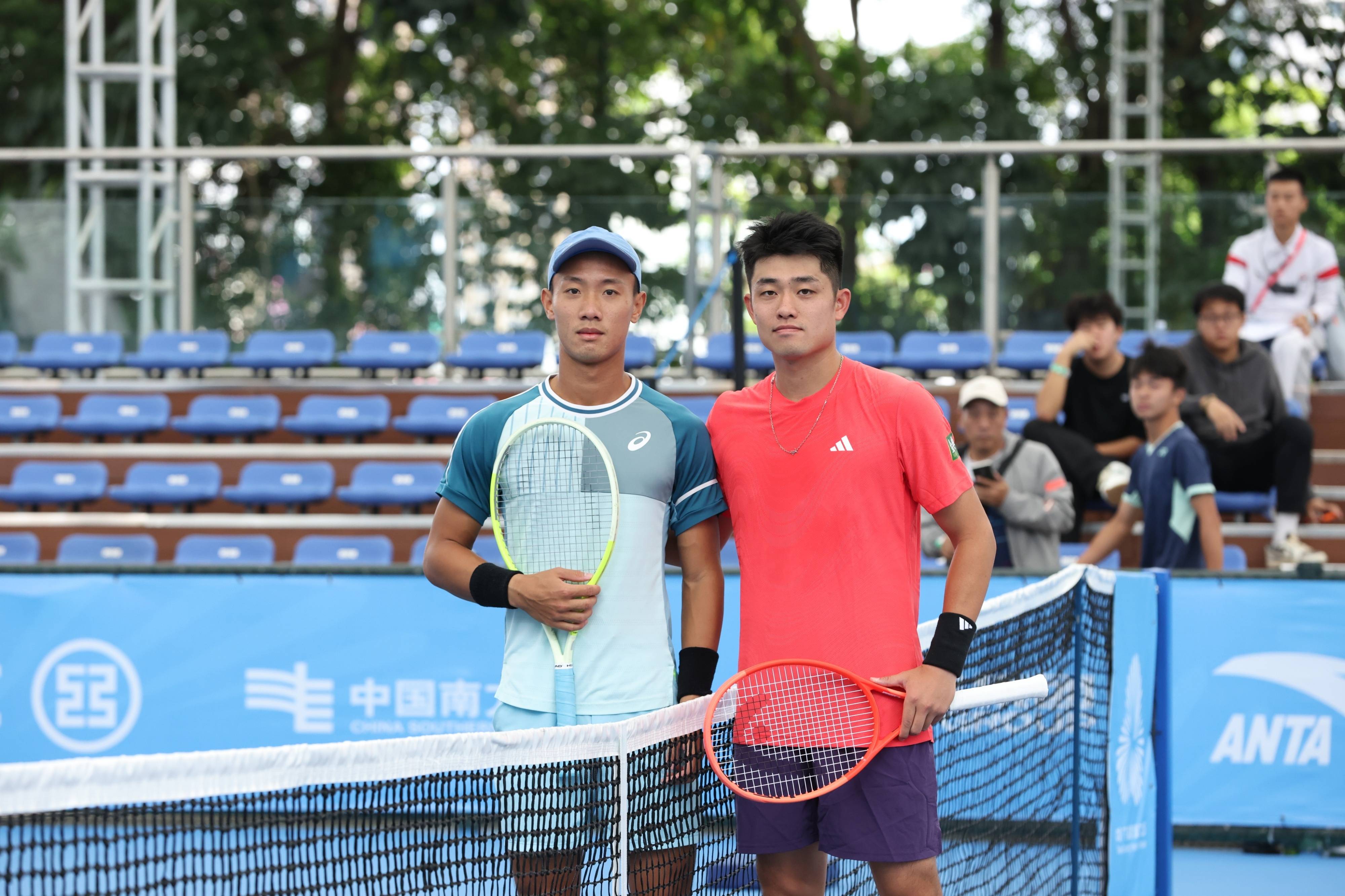 十五运会网球单打比赛首日，高排位选手悉数过关