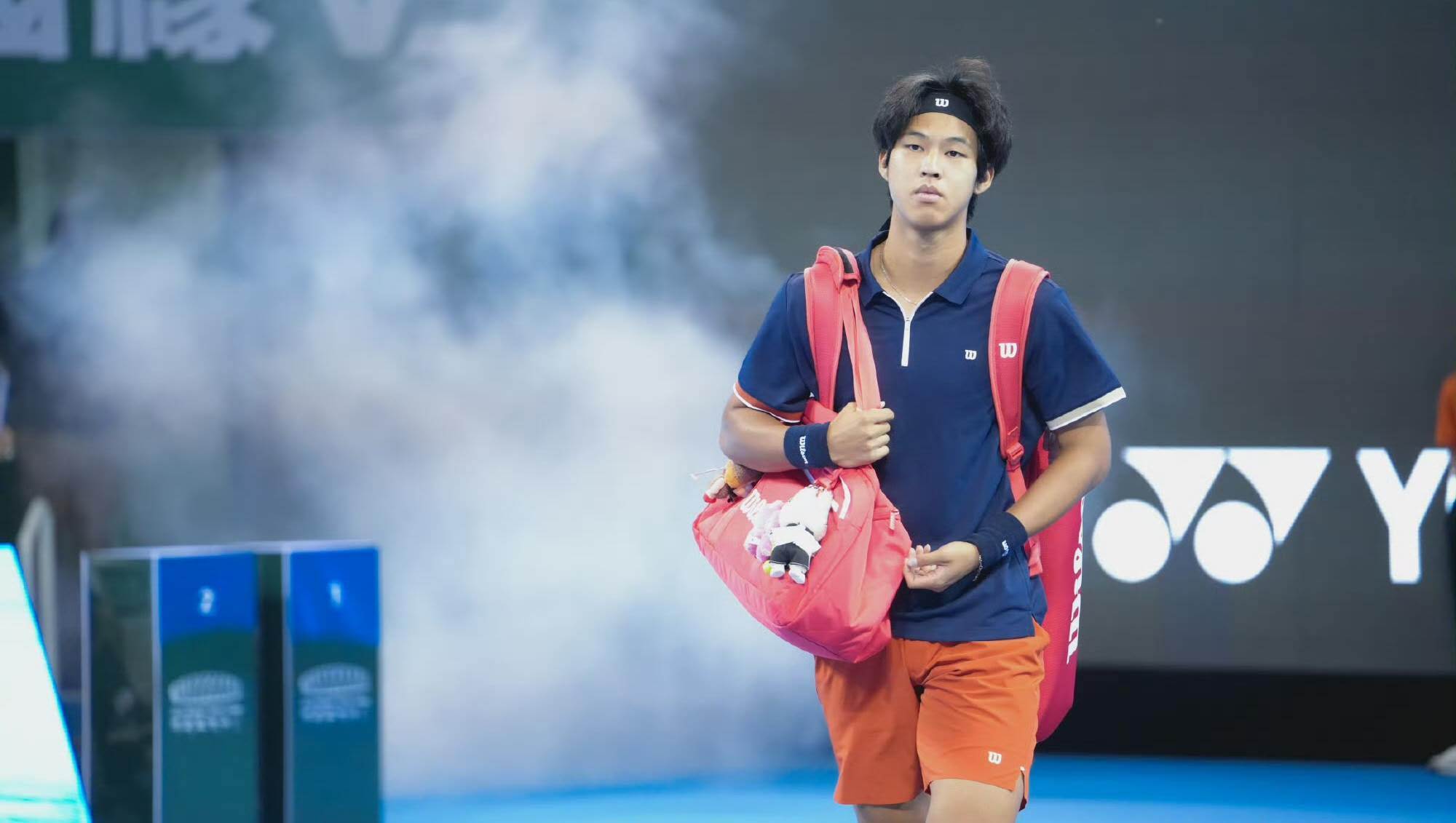 周意首尔不敌黄泽林无缘澳网资格赛，赛后留下男儿泪网友大喊别哭