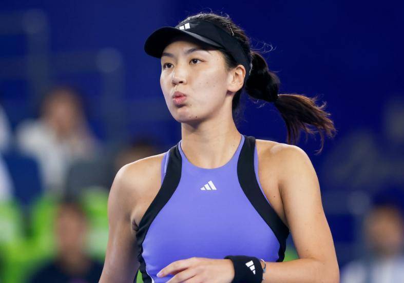 中国网球独苗王欣瑜，到底多飒？决胜盘一分之差，背后不止是心碎