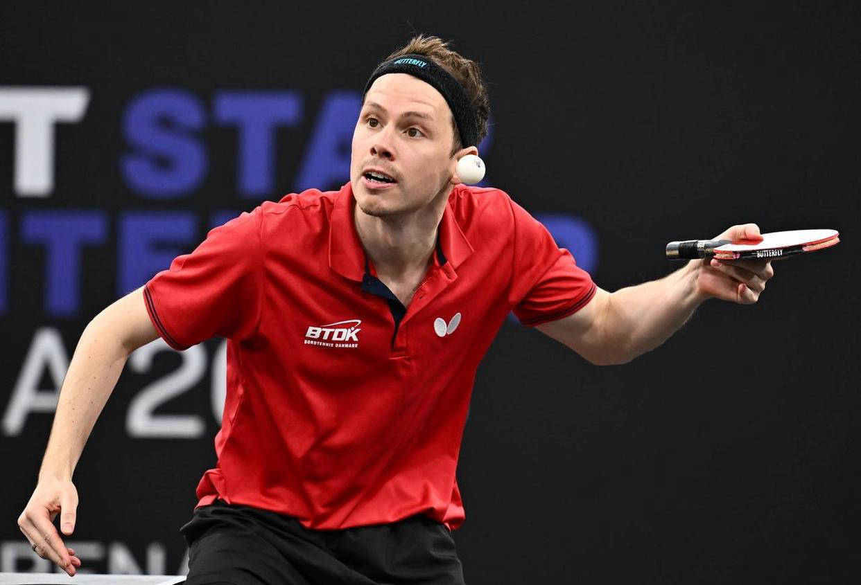 乒乓球比赛中的战术对决：伊藤美诚胜朱芊曦，格罗特战胜约内斯库