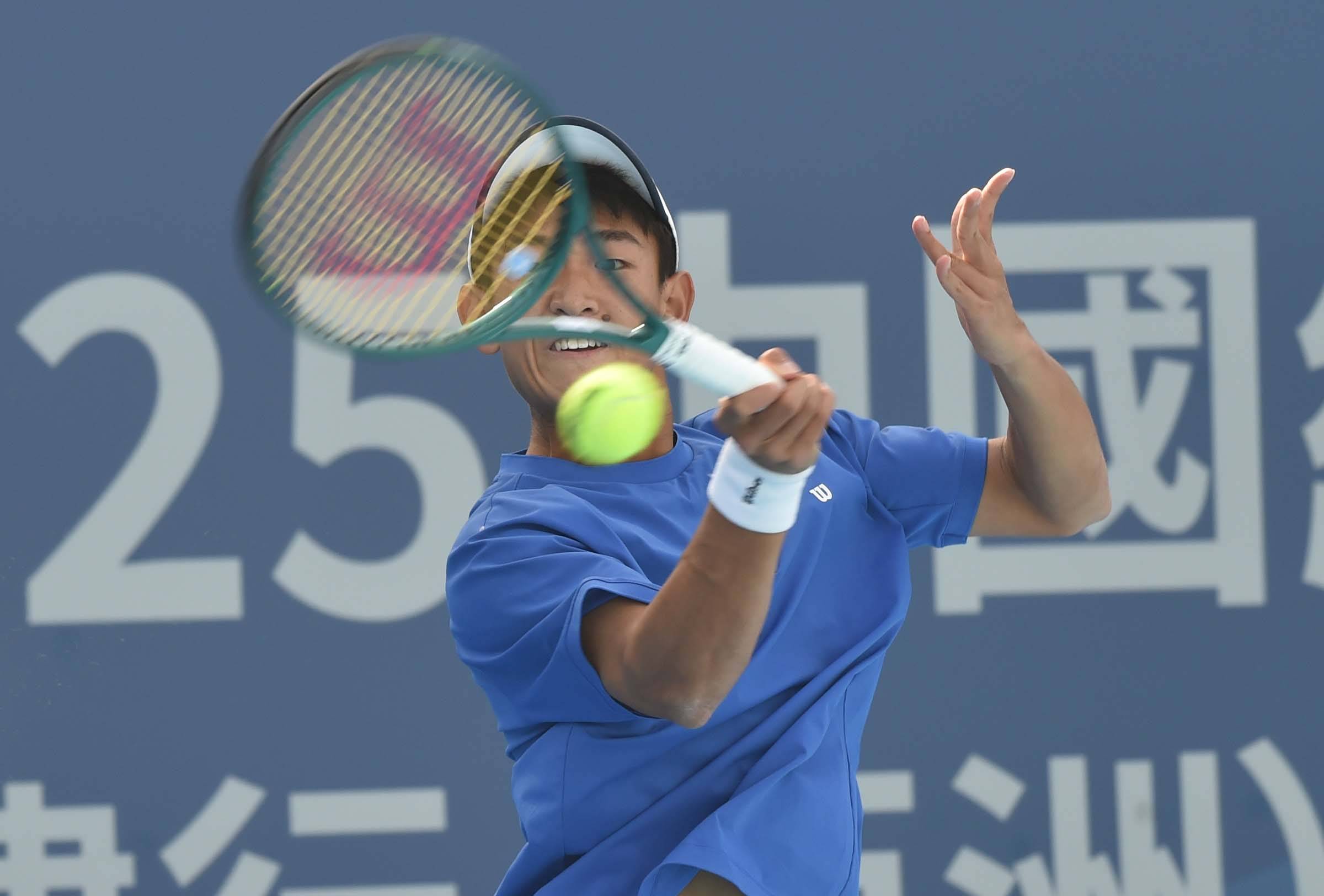 （体育）网球——中国巡回赛香港公开赛：刘少云晋级半决赛