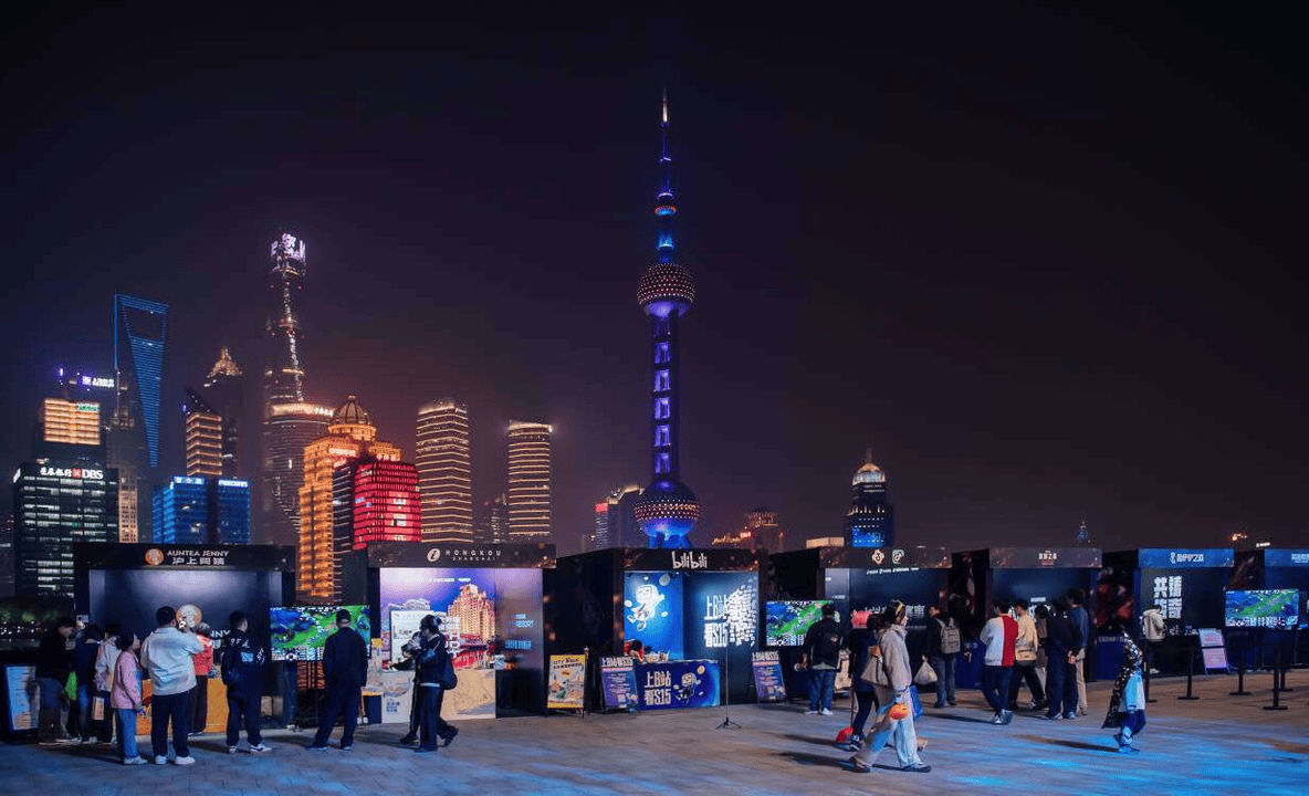 黄浦江畔的电竞狂欢！S15上海北外滩观赛派对燃爆半决赛