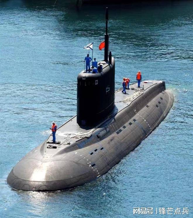 直接偷家！港口内的基洛级潜艇被炸，黑海舰队只剩两艘潜艇了！