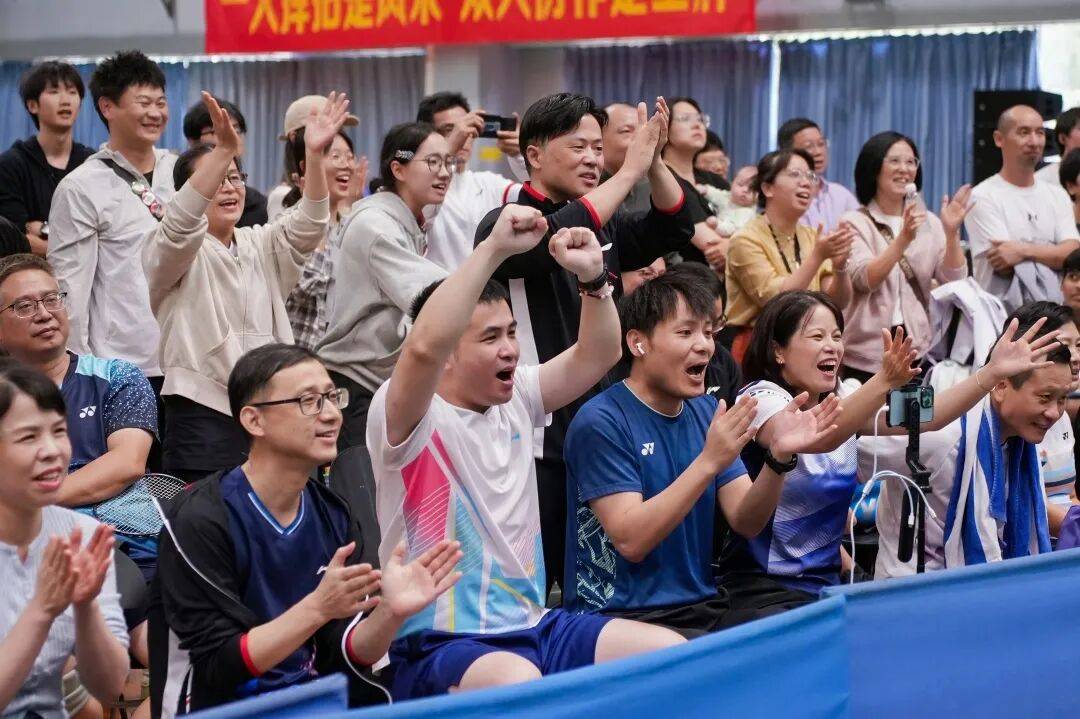 2025年浙江省“钟声杯”羽毛球比赛暨高校“校长杯”羽毛球比赛圆满落幕