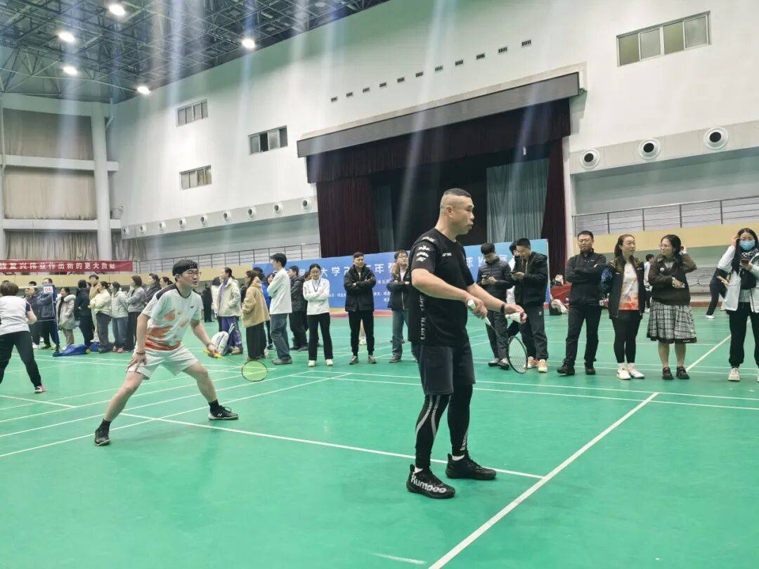 我院教职工羽毛球队在河北大学2025年教职工羽毛球比赛中取得优异成绩