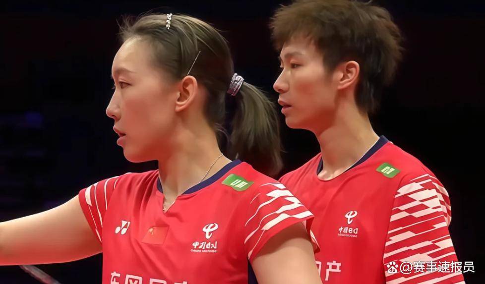 羽毛球总决赛：男单决赛席位诞生！法国男单2-0晋级，迎战石宇奇