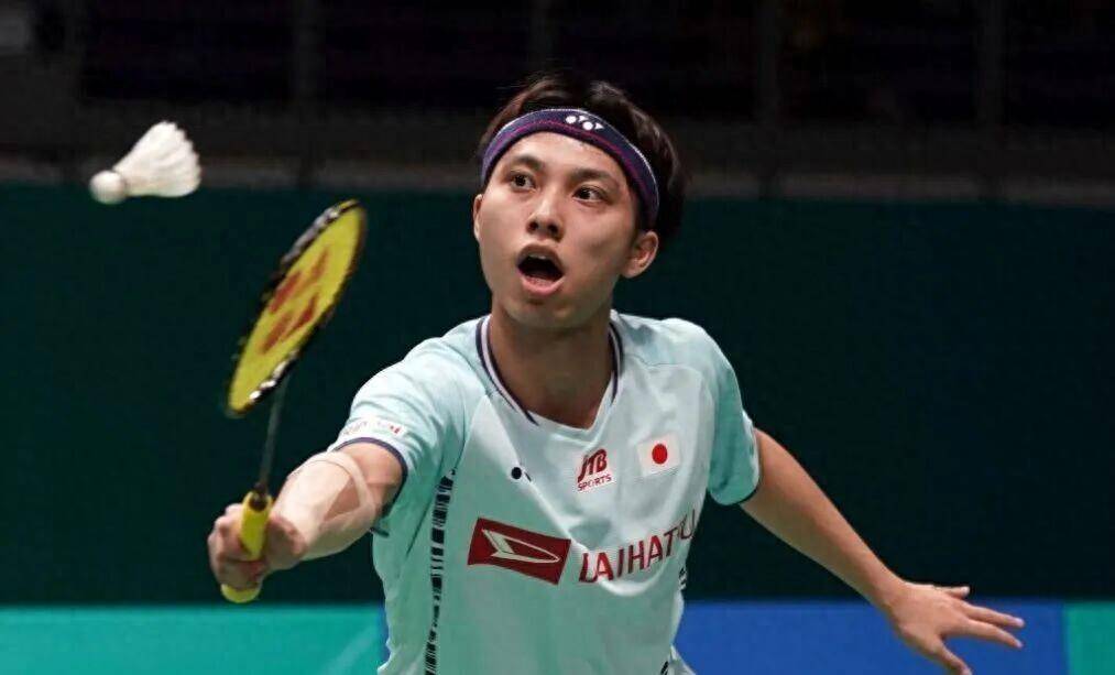 羽毛球总决赛：男单决赛席位诞生！法国男单2-0晋级，迎战石宇奇