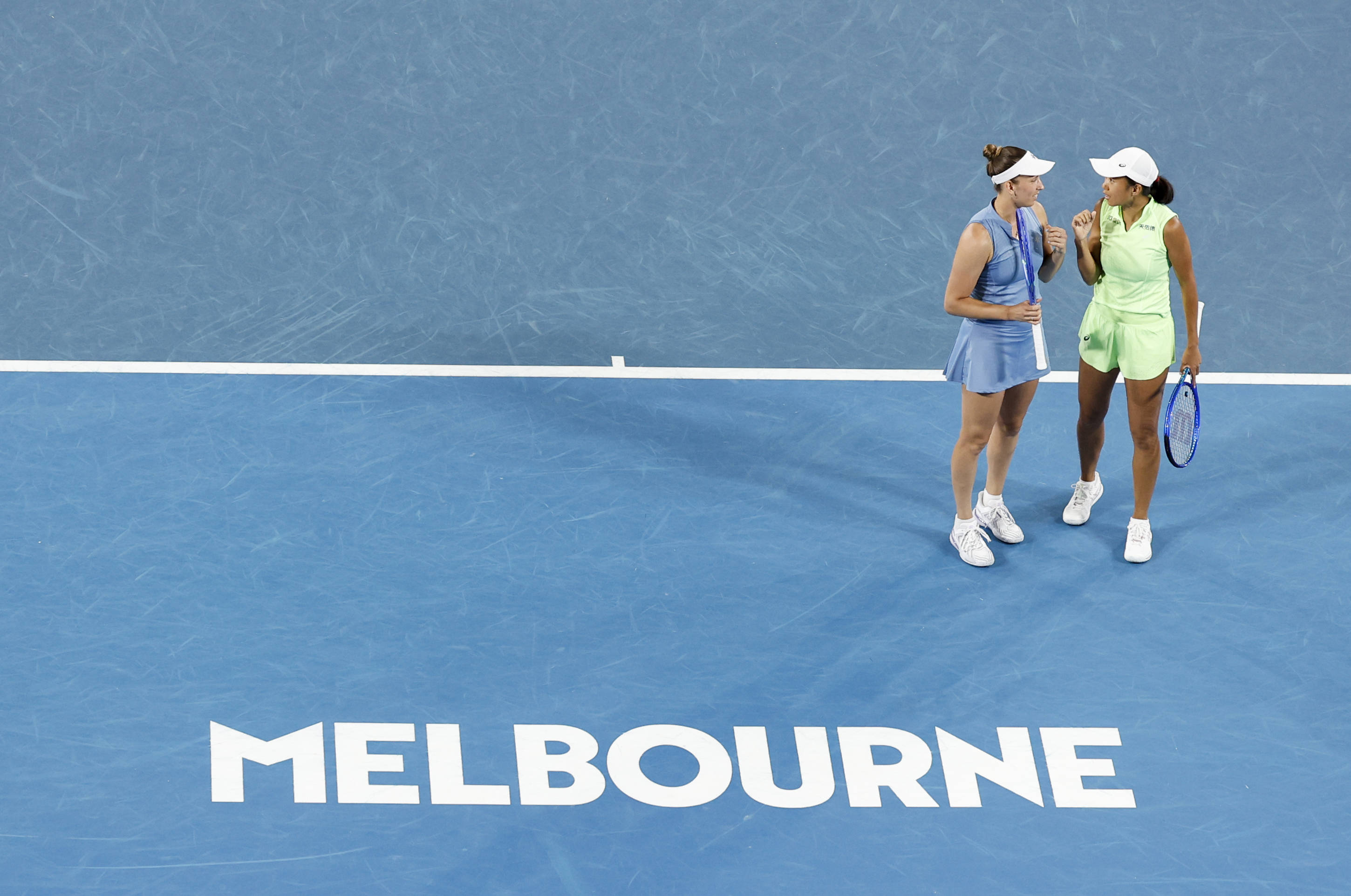 （体育）网球——澳网：张帅/梅尔滕斯晋级女双决赛