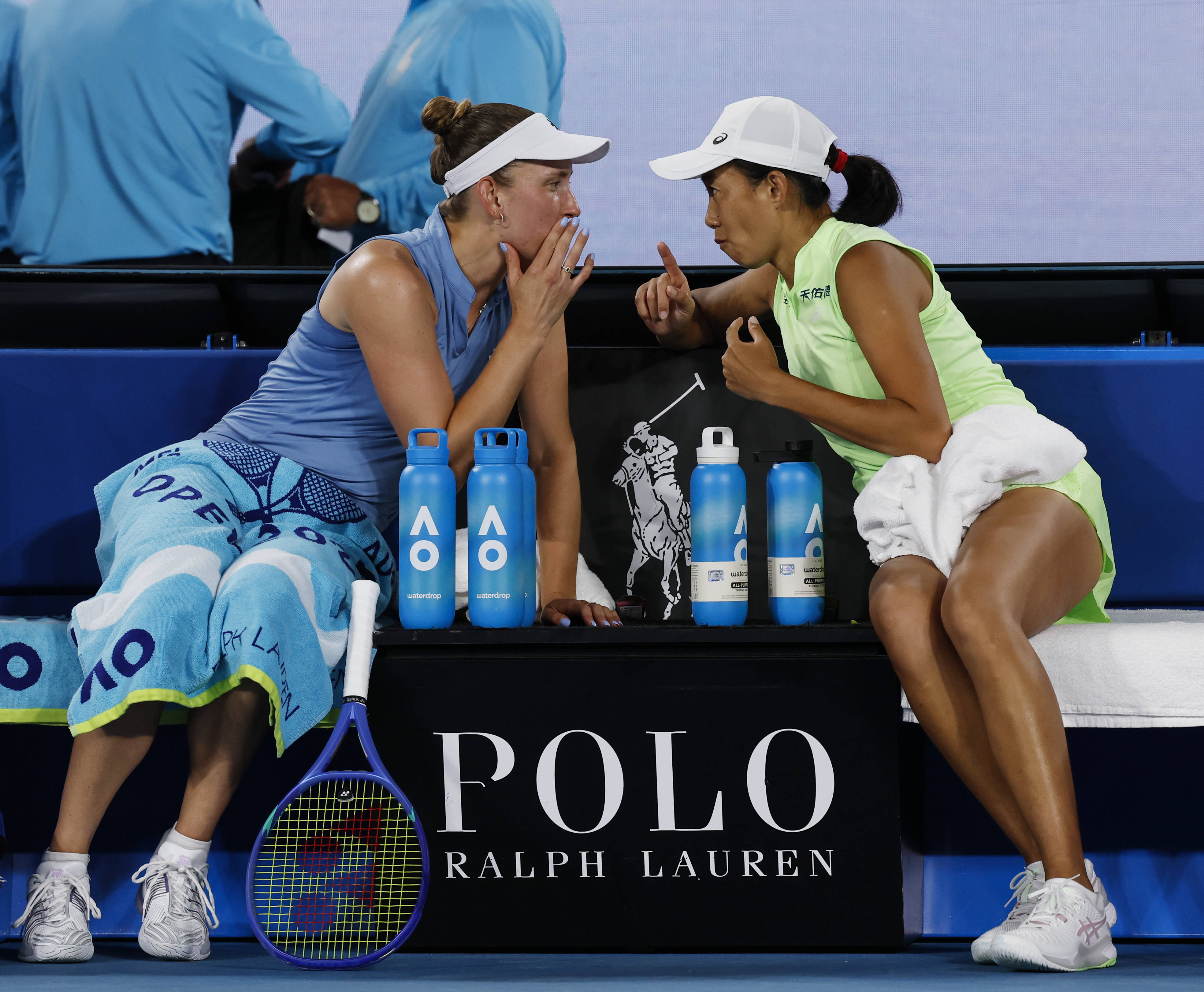 （体育）网球——澳网：张帅/梅尔滕斯晋级女双决赛